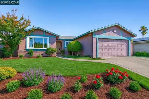 3904 Meadowbrook Cir, Pittsburg, CA, 94565-5517 | Card Image