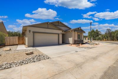 2654 Gates Head Way, House other with 3 bedrooms, 2 bathrooms and null parking in Redding CA | Image 2