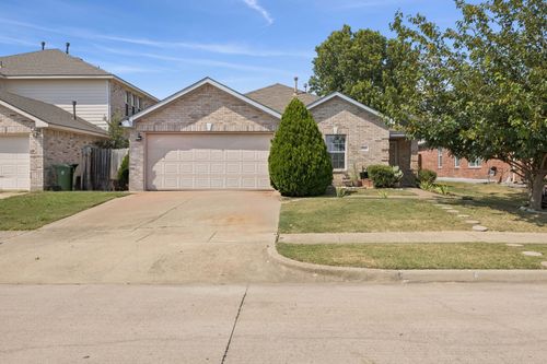 903 Hems Ln, Arlington, TX, 76001-5922 | Card Image