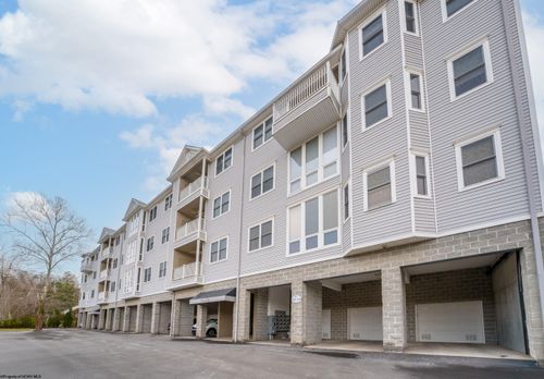 212 Fountain Vw, Morgantown, WV, 26505-3851 | Card Image