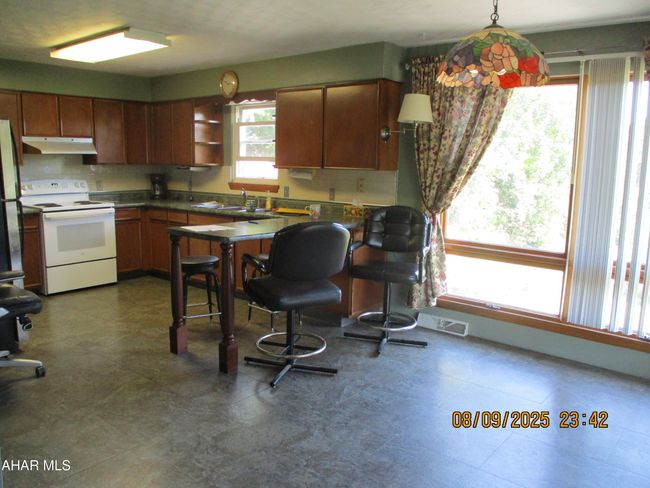 452 Shawnee Dr, House other with 2 bedrooms, 2 bathrooms and null parking in Roaring Spring PA | Image 7