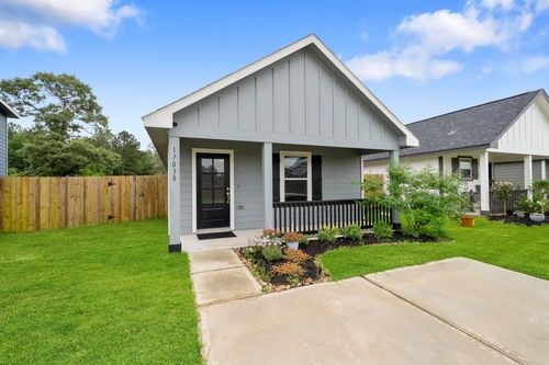 17038 Marie Village Dr, Conroe, TX, 77306-2236 | Card Image
