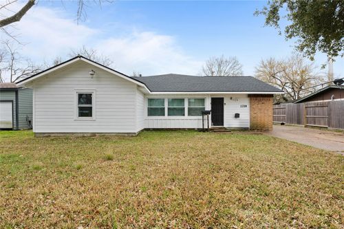 1219 Park Ln, Texas City, TX, 77590-5661 | Card Image