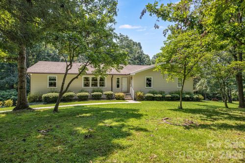 11 E Ridgeway Dr, Weaverville, NC, 28787-9487 | Card Image