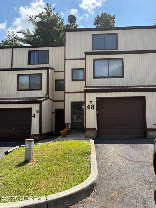 48-48 Ellen Heath Dr, Matawan, NJ, 07747-9618 | Card Image