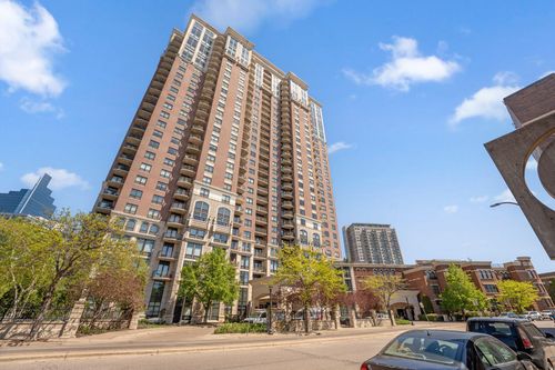 1402-500 E Grant St, Minneapolis, MN, 55404-1467 | Card Image