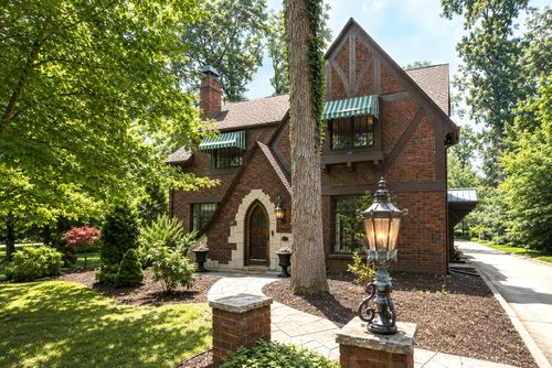 2058 Wildwood Ln, Jackson, MI, 49203-3869 | Card Image