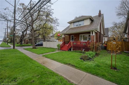 230 Beach Blvd, Hamilton, ON, L8H6W1 | Card Image