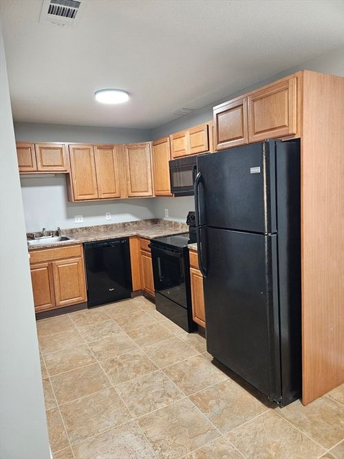 unit-8-34 Thayer Pond Dr, North Oxford, MA, 01537-1121 | Card Image