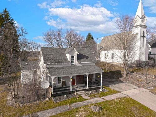 112 W Church St, Tustin, MI, 49688-5112 | Card Image