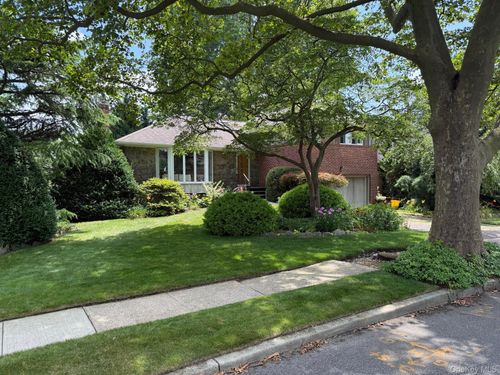 19 Clearland Rd, Syosset, NY, 11791-6915 | Card Image