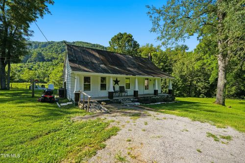 3851 Middle Wallens Creek Rd, Duffield, VA, 24244-8259 | Card Image