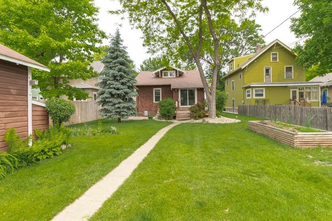 Large Back Yard | Image 25