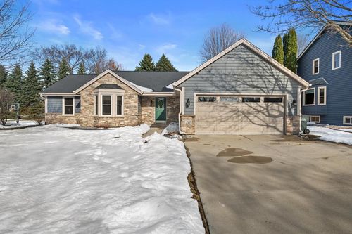 213 Ryan Court, West Bend, WI, 53095 | Card Image