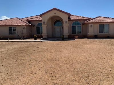 colony front house | Image 1