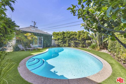 8333 Chase Ave, Los Angeles, CA, 90045-2732 | Card Image