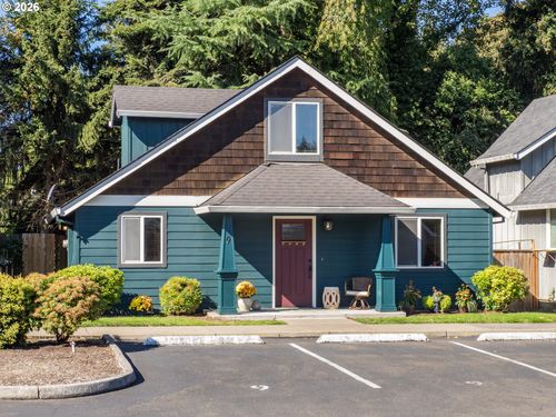 601 W 1st St, Newberg, OR, 97132-2438 | Card Image