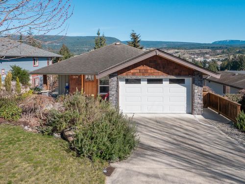 5878 Medusa St, Sechelt, BC, V7Z3A3 | Card Image