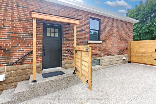 62 Montrose Ave, Hamilton, ON, L8K4Y4 | Card Image