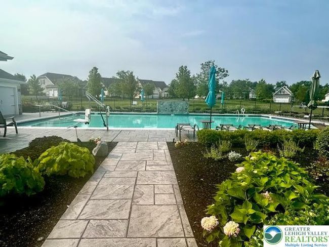 Community pool | Image 32