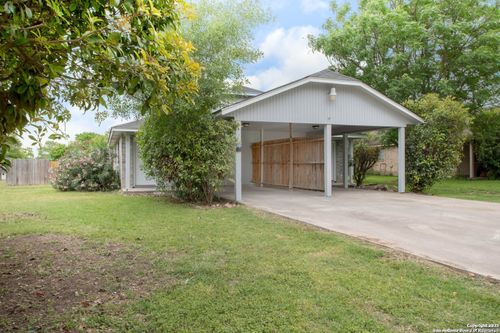 1558 Lahn Rd, New Braunfels, TX, 78130-3218 | Card Image