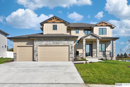 10109 Laramie St, Papillion, NE, 68046-7039 | Card Image