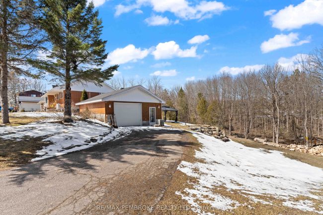 470 Forest Lea Rd, House other with 4 bedrooms, 2 bathrooms and 4 parking in Pembroke ON | Image 6