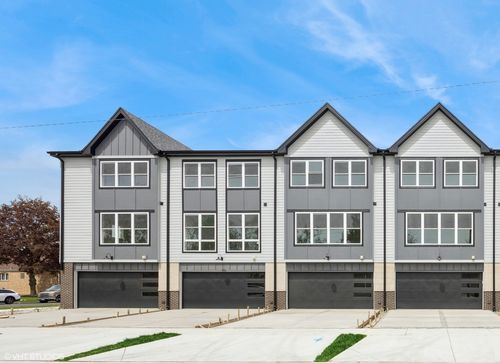 8520 Center St, River Grove, IL, 60171-1414 | Card Image