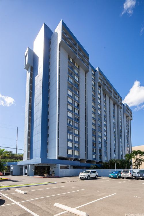 807-3045 Ala Napuaa Pl, Honolulu, HI, 96818-2711 | Card Image