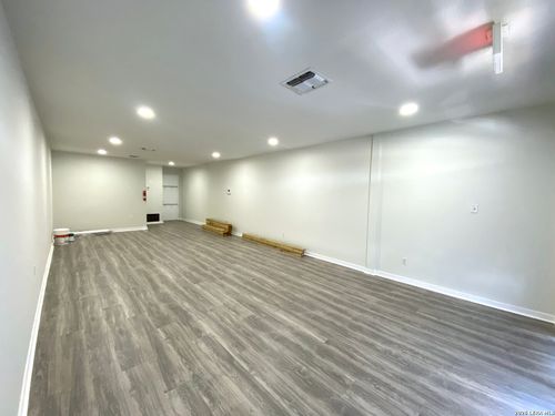 135 Bandera Rd, San Antonio, TX, 78228-5515 | Card Image