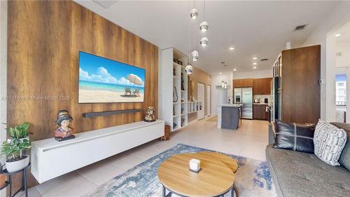 apt-305-8301 Nw 41st St, Doral, FL, 33166-6288 | Card Image