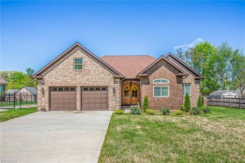 149 Helsabeck Rd, King, NC, 27021-8772 | Card Image