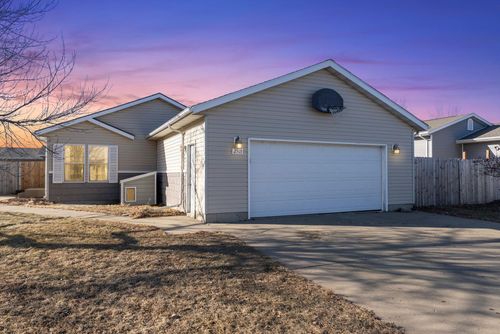 2513 N Sweet Grass Ave Avenue, Sioux Falls, SD, 57107 | Card Image