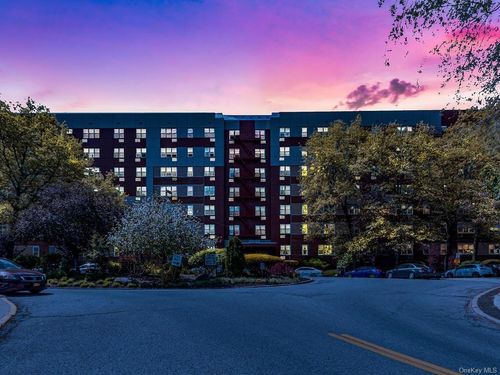 apt-318-7 Balint Dr, Yonkers, NY, 10710-3920 | Card Image