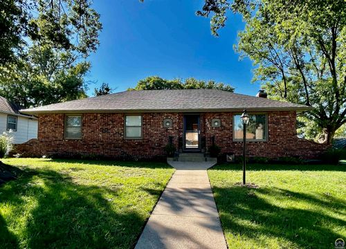5861 Sw 27th Ter, Topeka, KS, 66614-2416 | Card Image