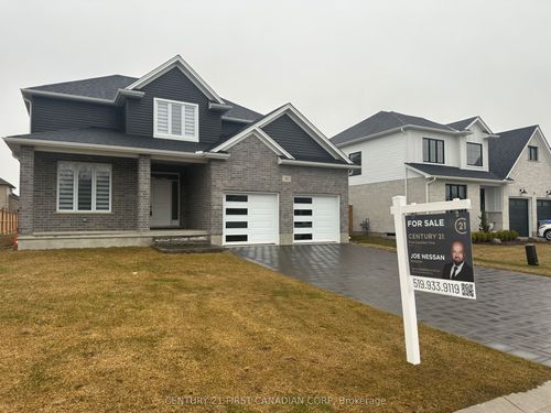 30 Spruce Cres, Parkhill, ON, N0M2K0 | Card Image