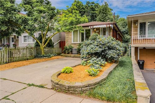 164 E 23rd St, Hamilton, ON, L8V2X1 | Card Image
