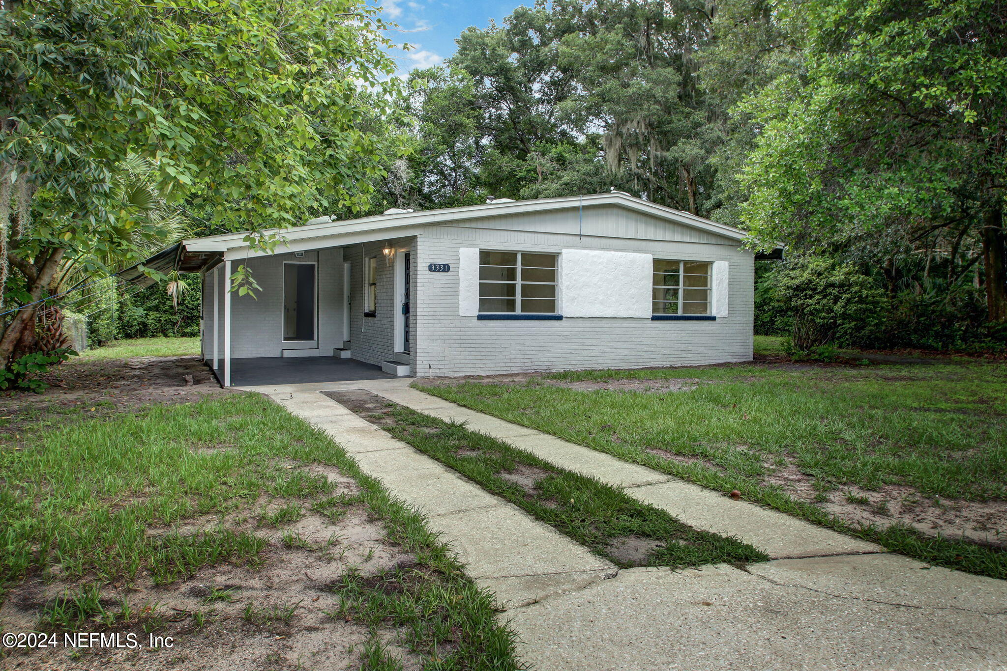 Ross Cir, Palatka, FL 32177
