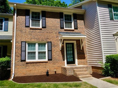 2424 Cottage Pl, Greensboro, NC, 27455-2911 | Card Image