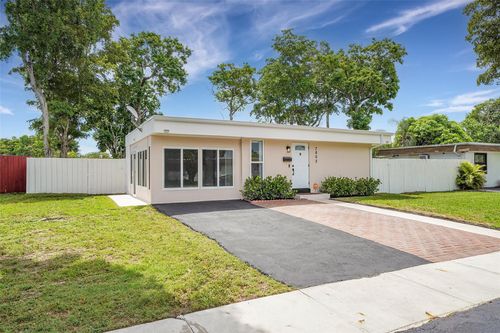 7802 Nw 75th Ave, Tamarac, FL, 33321-4824 | Card Image