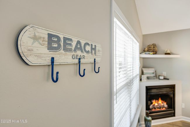 107 Ne 24 Th St, House other with 3 bedrooms, 2 bathrooms and null parking in Oak Island NC | Image 9
