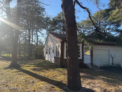 1A Graystone Pl, Whiting, NJ, 08759-3135 | Card Image