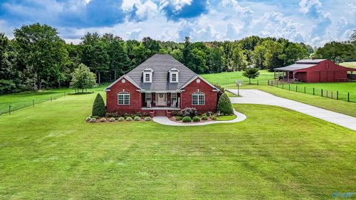 624 Segler Rd, Grant, AL, 35747-8639 | Card Image