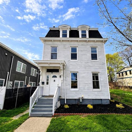 34 Smith St, Poughkeepsie, NY, 12601-2606 | Card Image