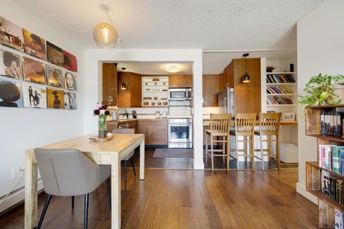 302-391 E 7th Ave, Vancouver, BC, V5T4H1 | Card Image