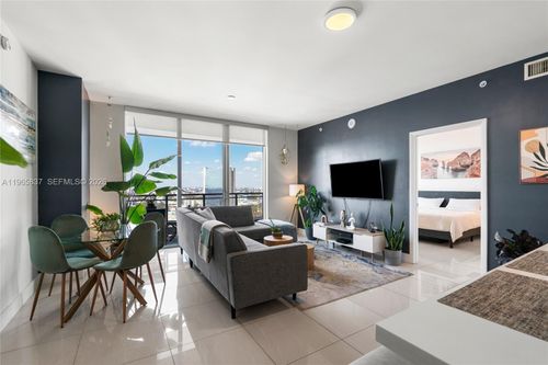 apt-2706-90 Sw 3rd St, Miami, FL, 33130-4025 | Card Image