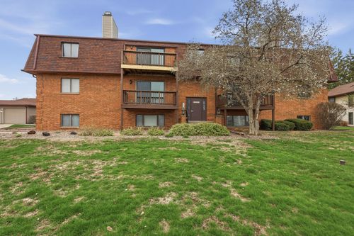 9-4190 Mallard Court, Bettendorf, IA, 52722 | Card Image