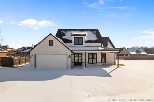 3618 W Evergreen St, Skiatook, OK, 74070-6169 | Card Image