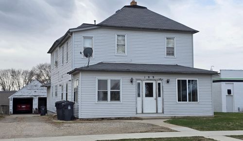 109 W Greeley St, Marshall, MN, 56258-4537 | Card Image