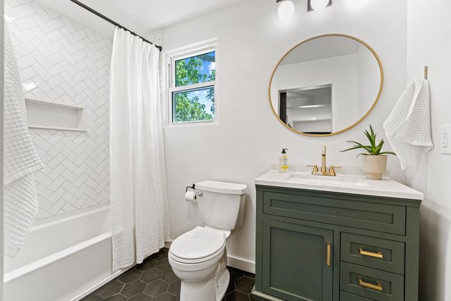 13923 W County Line Rd, House other with 3 bedrooms, 1 bathrooms and null parking in Roanoke IN | Image 13